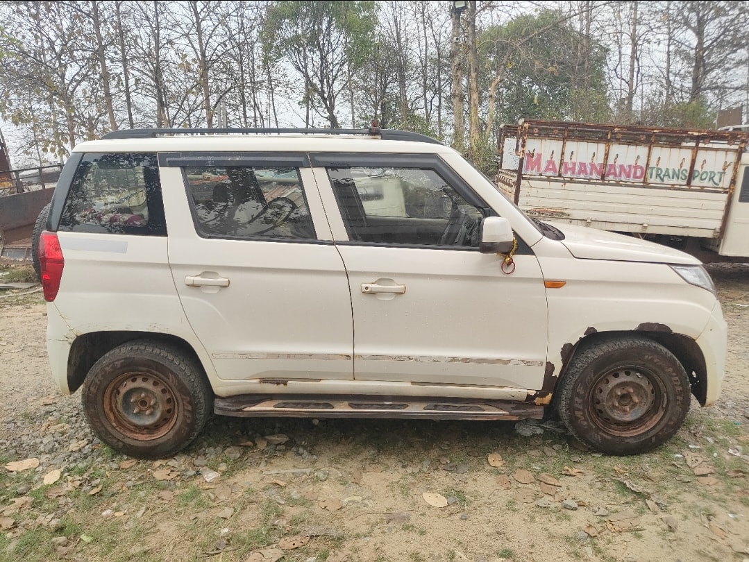 TUV300 image 5 TUV300 image 5