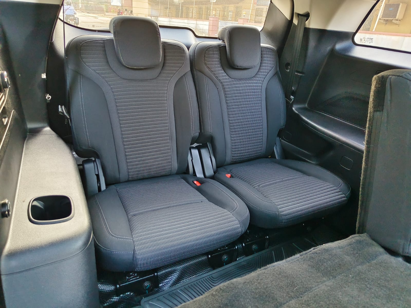 XUV700 image 15 XUV700 image 15