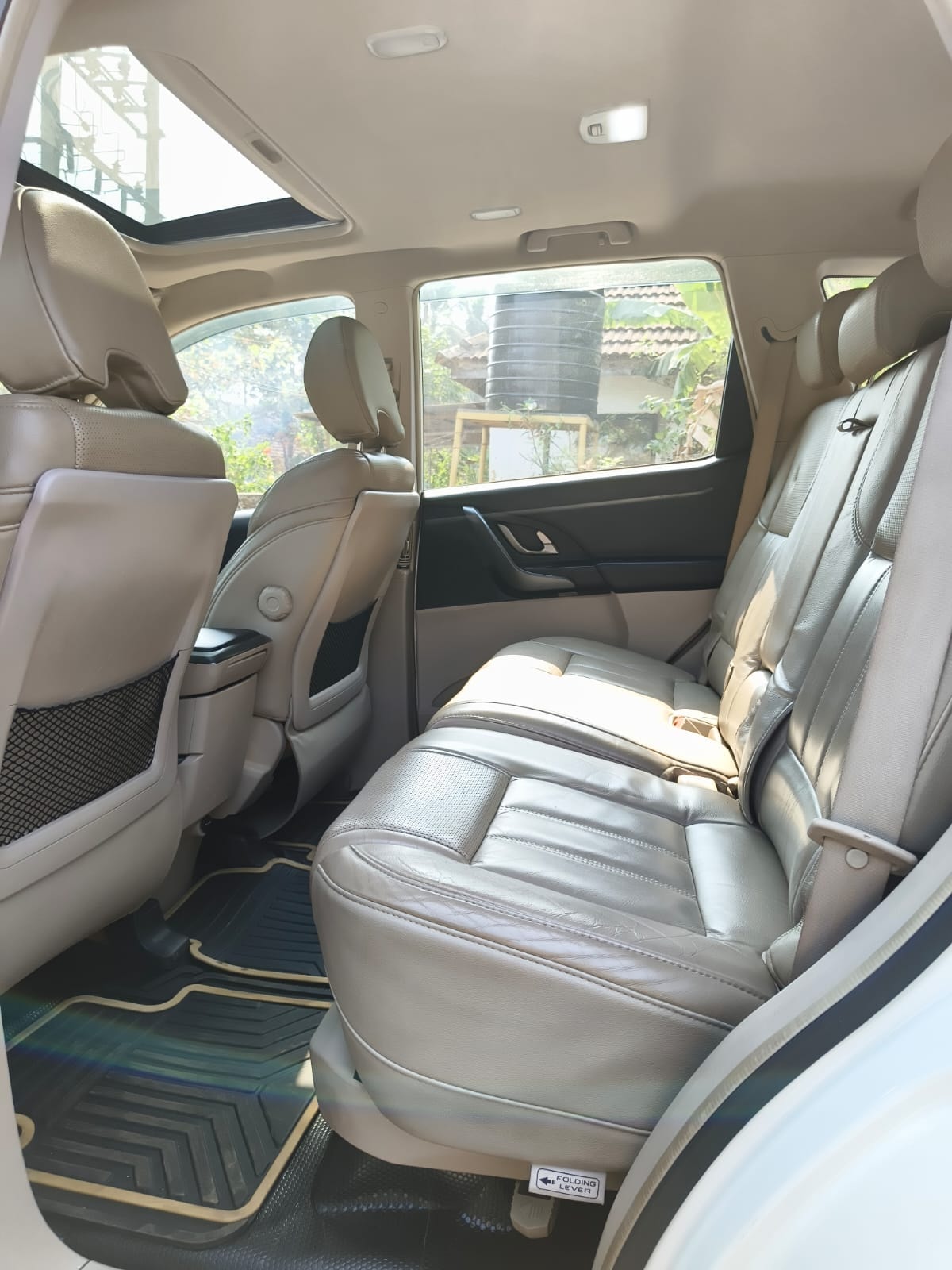 XUV500 image 17 XUV500 image 17