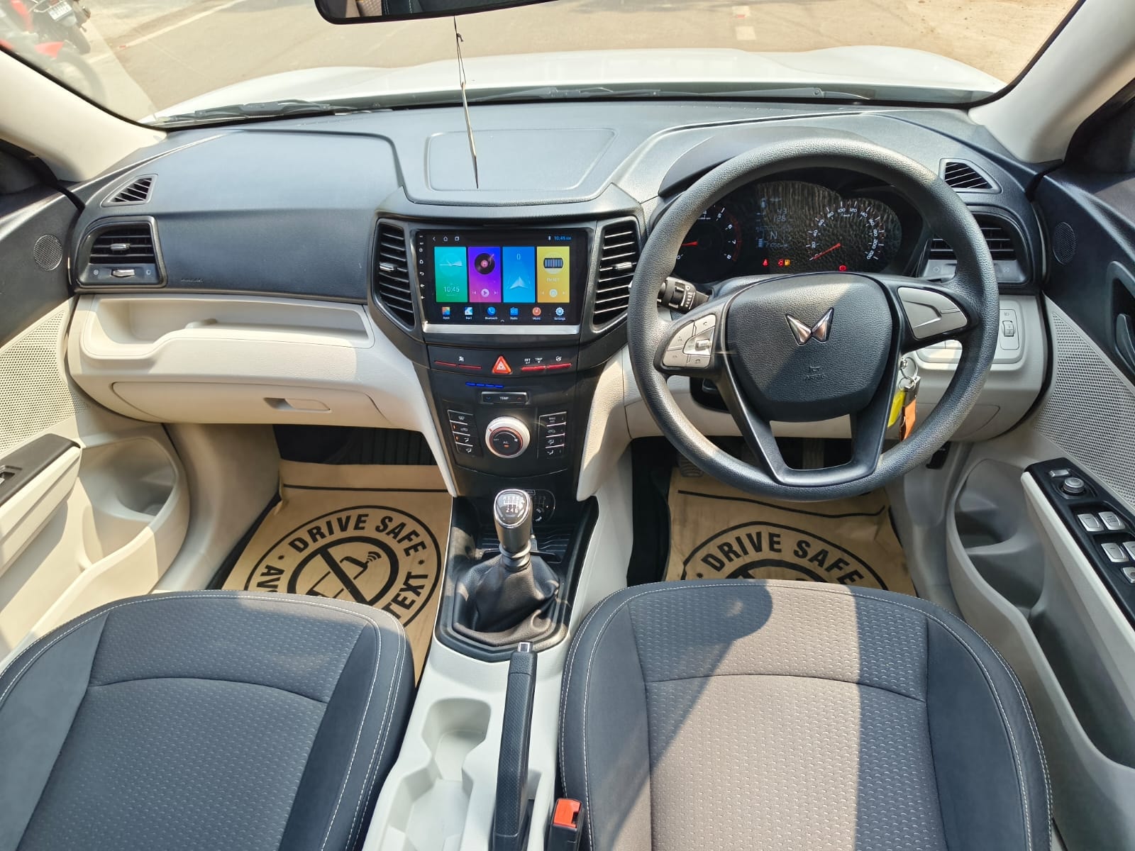 XUV300 image 12 XUV300 image 12