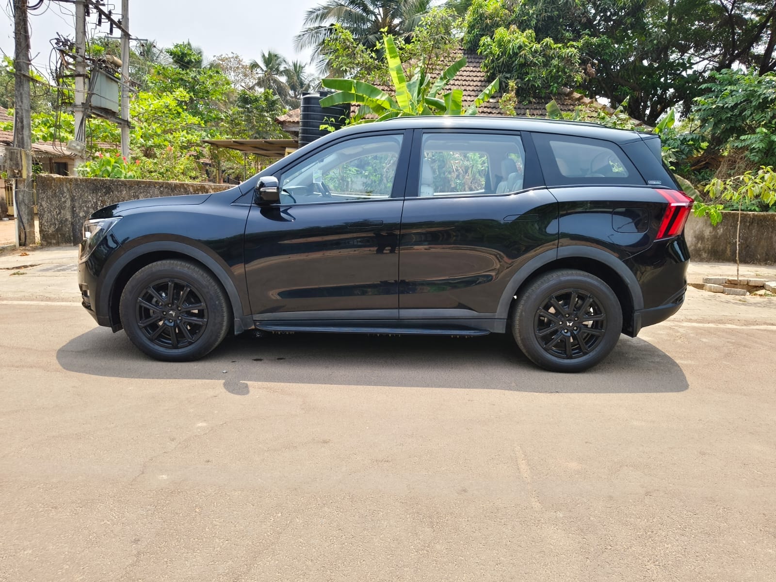 XUV700 image 2 XUV700 image 2