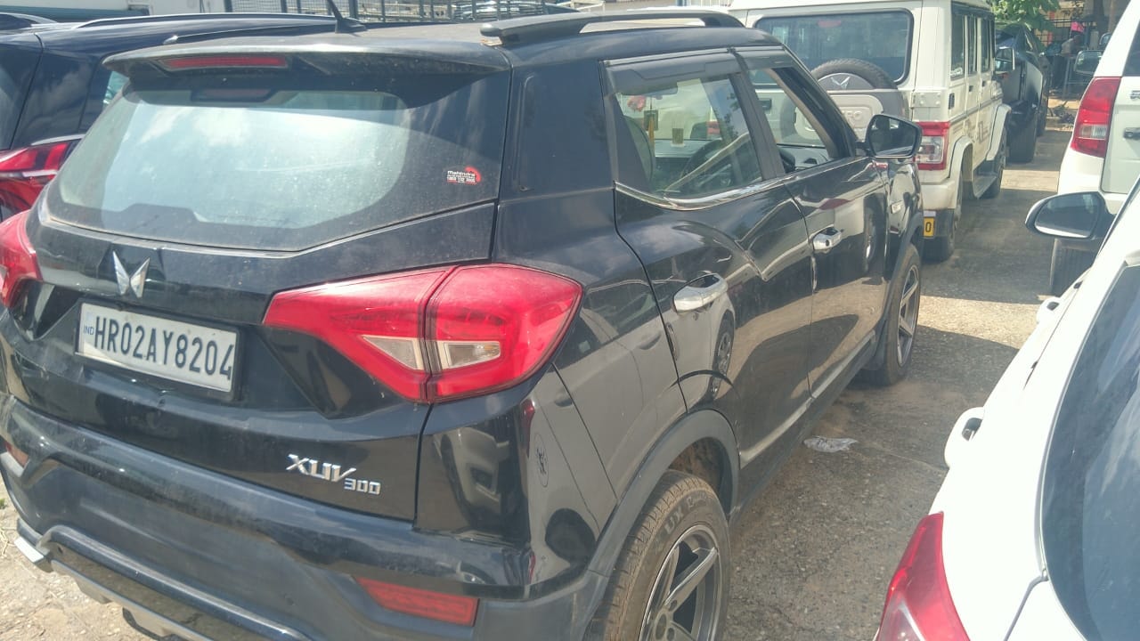 Used 2023 Mahindra XUV300 Used 2023 Mahindra XUV300