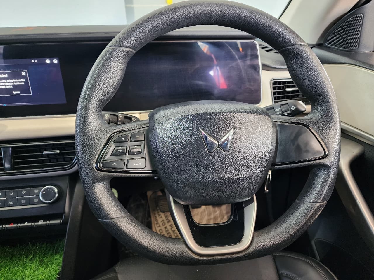 Used 2021 Mahindra XUV700 Used 2021 Mahindra XUV700