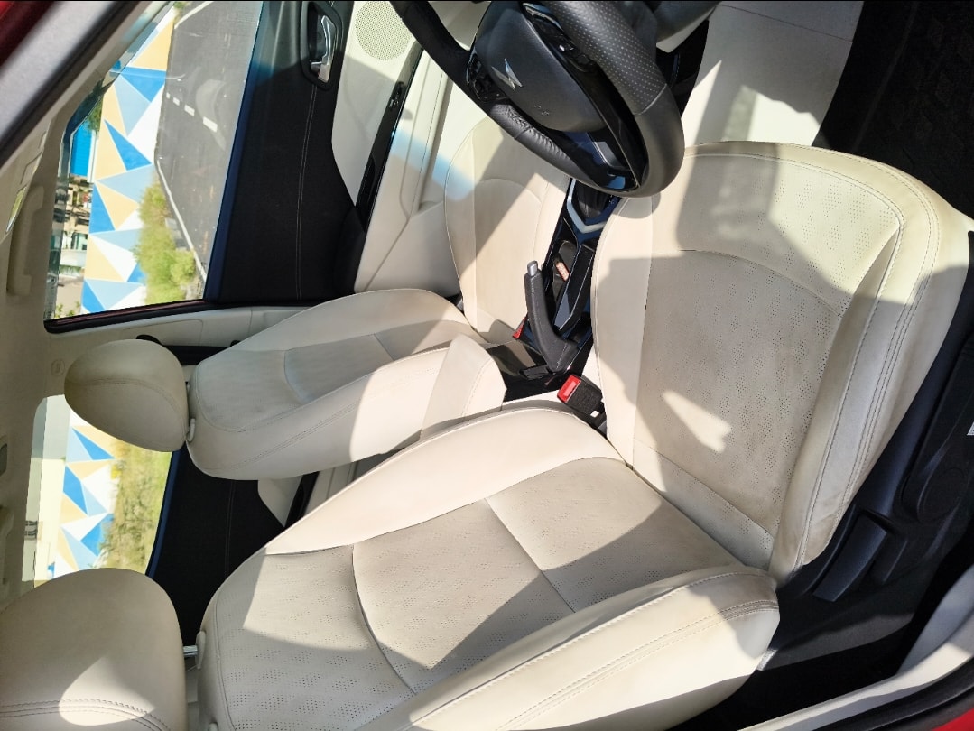 XUV 3XO image 16 XUV 3XO image 16