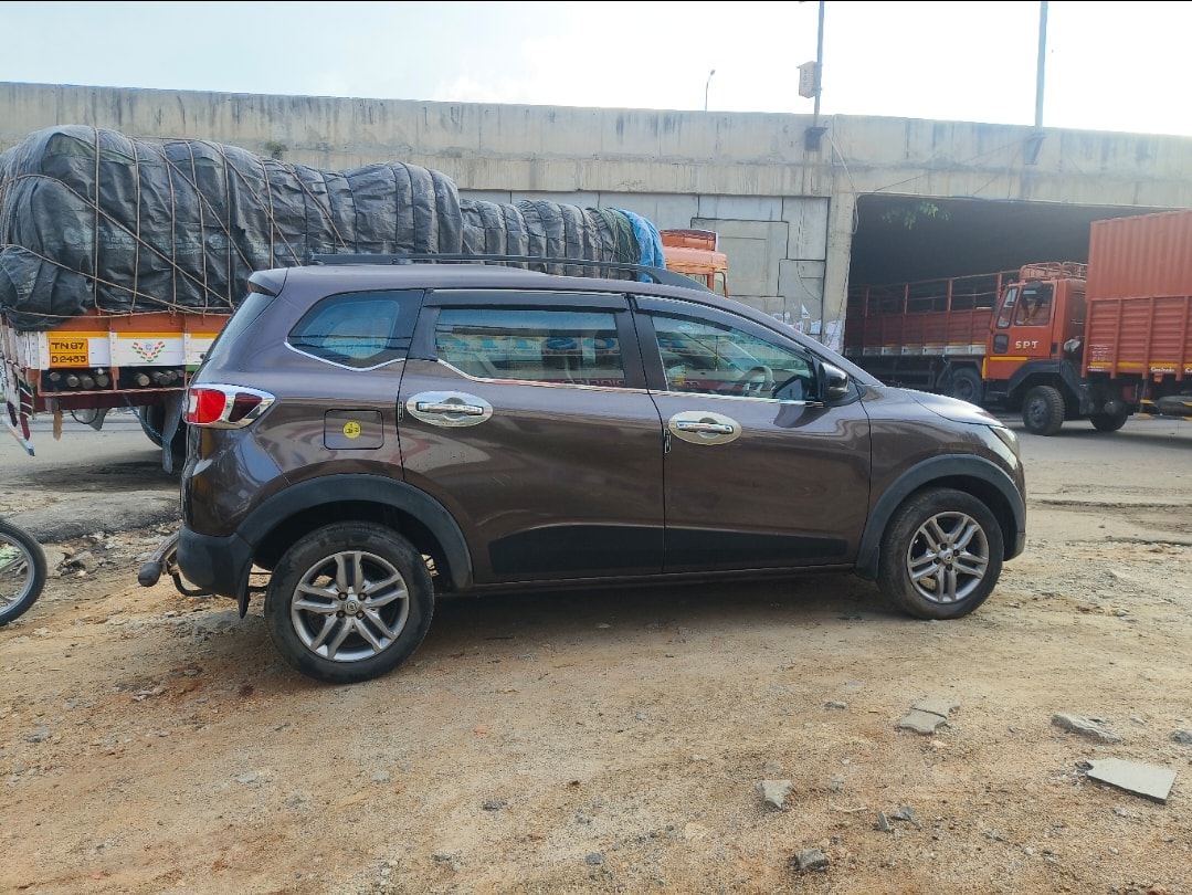 Used 2023 Renault Triber Used 2023 Renault Triber