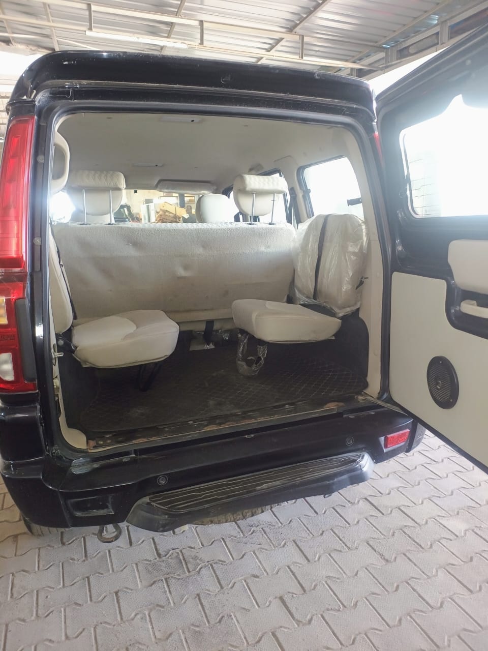 Scorpio image 10 Scorpio image 10