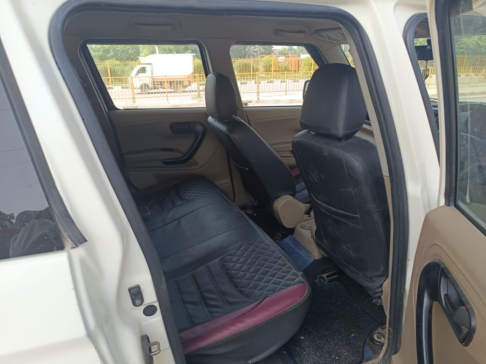 Used 2016 Mahindra TUV300 Used 2016 Mahindra TUV300
