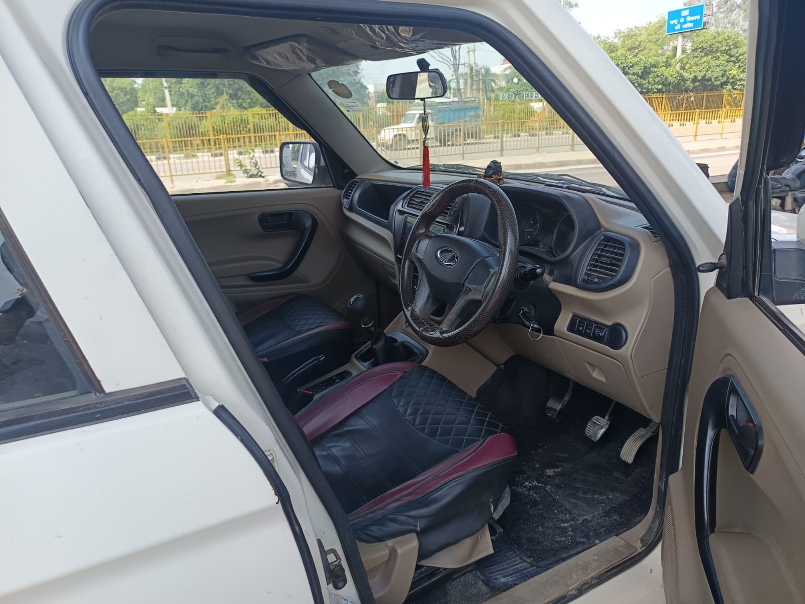 Used 2016 Mahindra TUV300 Used 2016 Mahindra TUV300