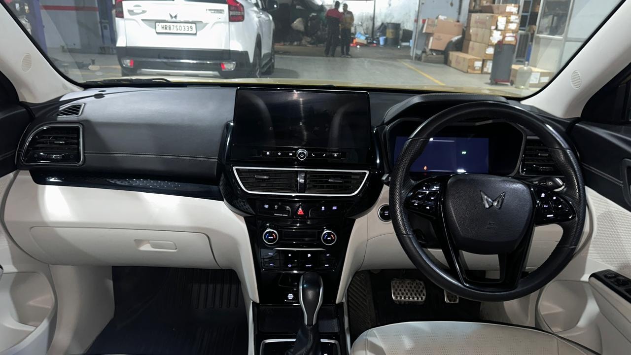 Used 2024 Mahindra XUV 3XO Used 2024 Mahindra XUV 3XO