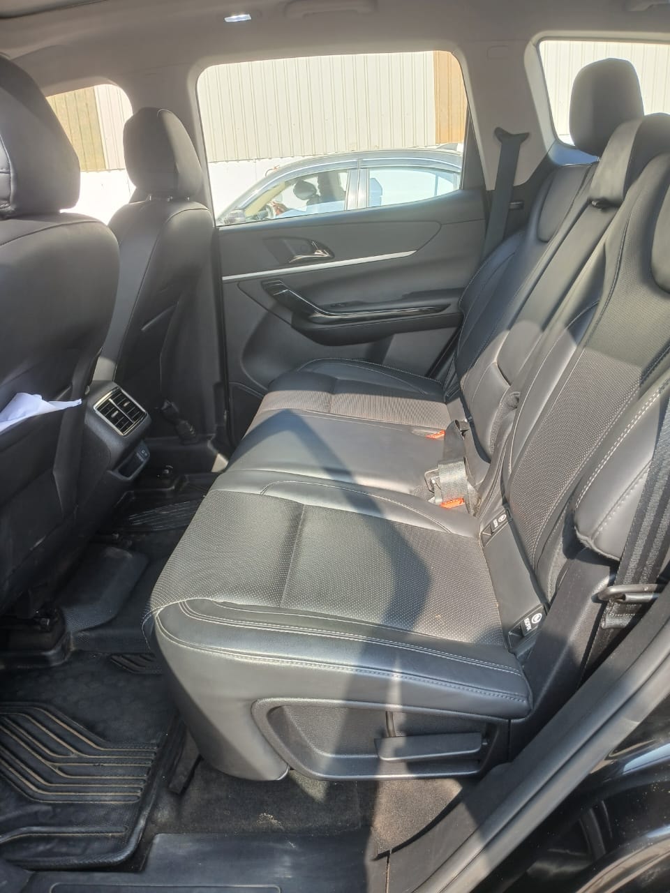 XUV700 image 12 XUV700 image 12