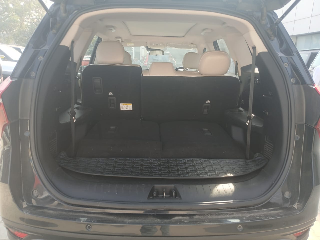 XUV700 image 10 XUV700 image 10