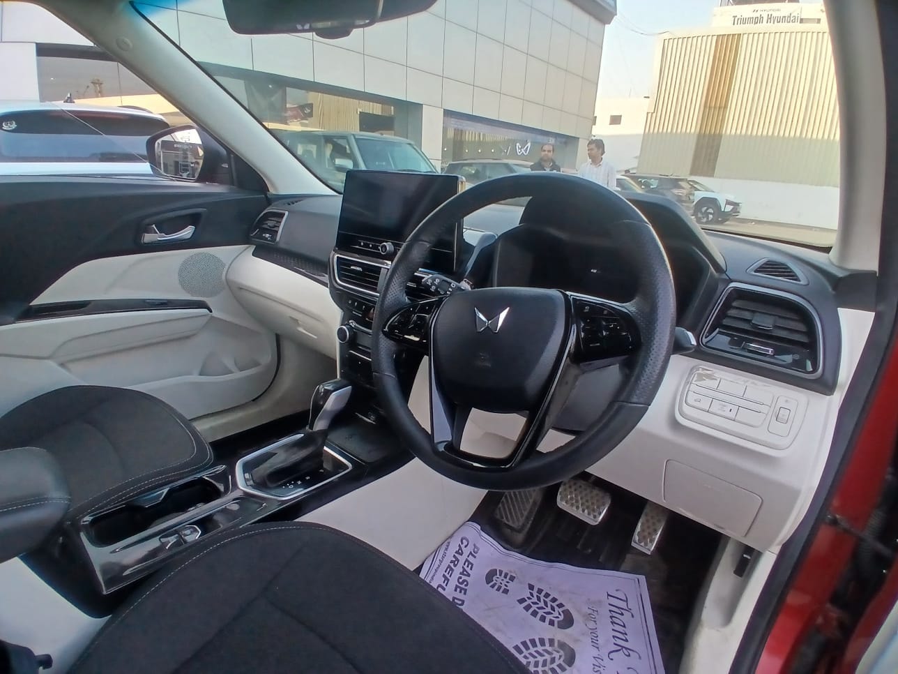 Used 2024 Mahindra XUV 3XO Used 2024 Mahindra XUV 3XO