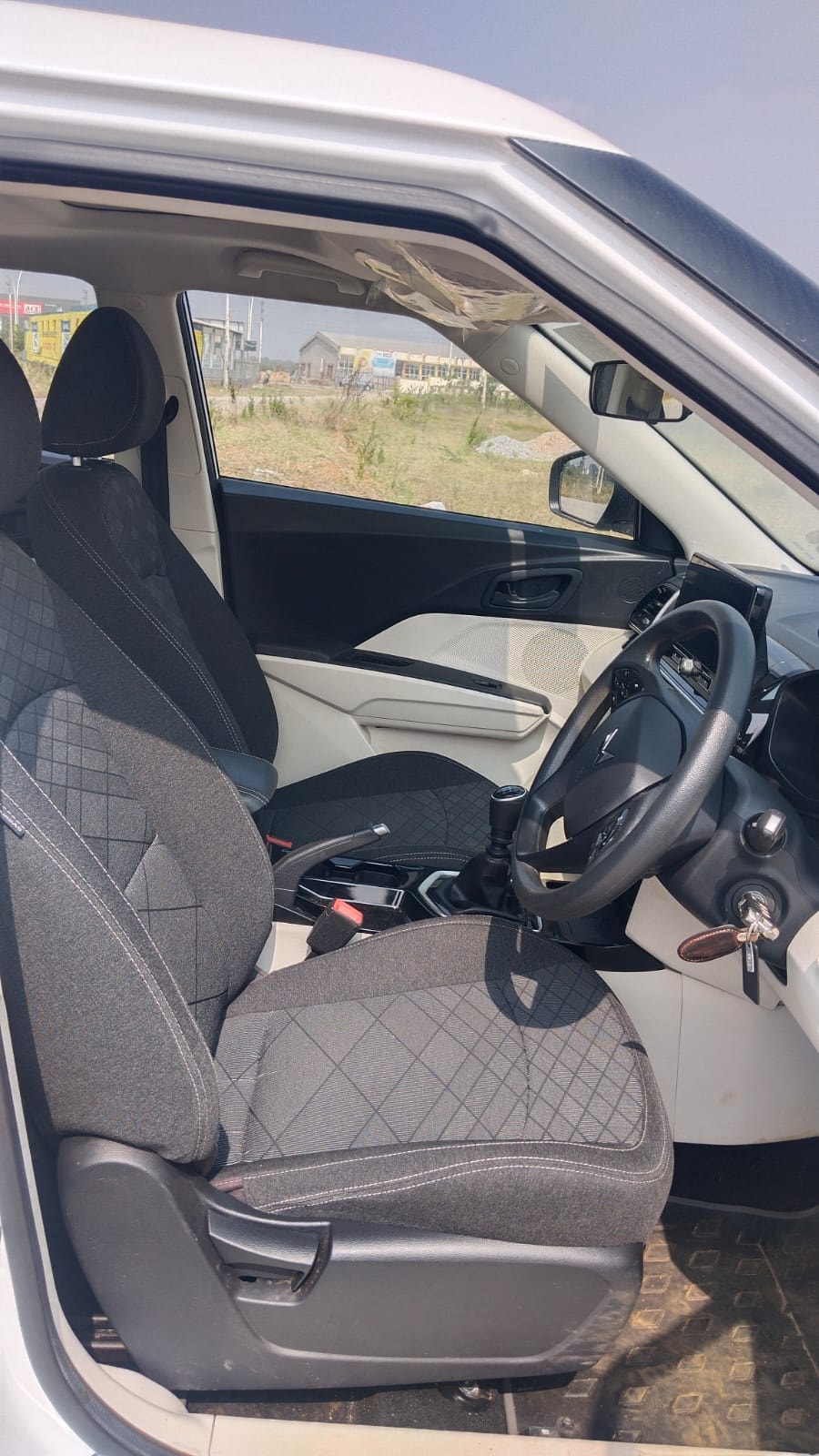 XUV 3XO image 15 XUV 3XO image 15