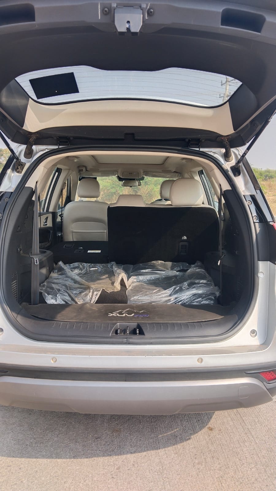 XUV700 image 10 XUV700 image 10