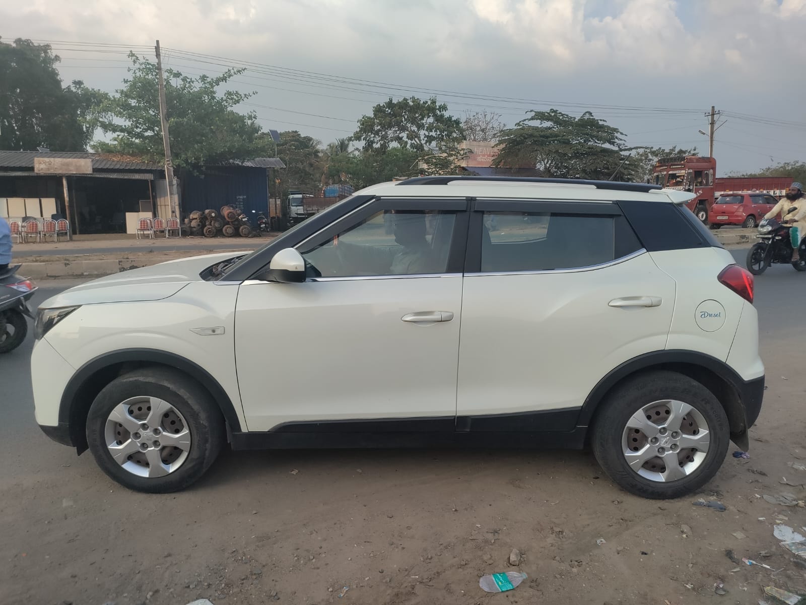 XUV300 image 2 XUV300 image 2