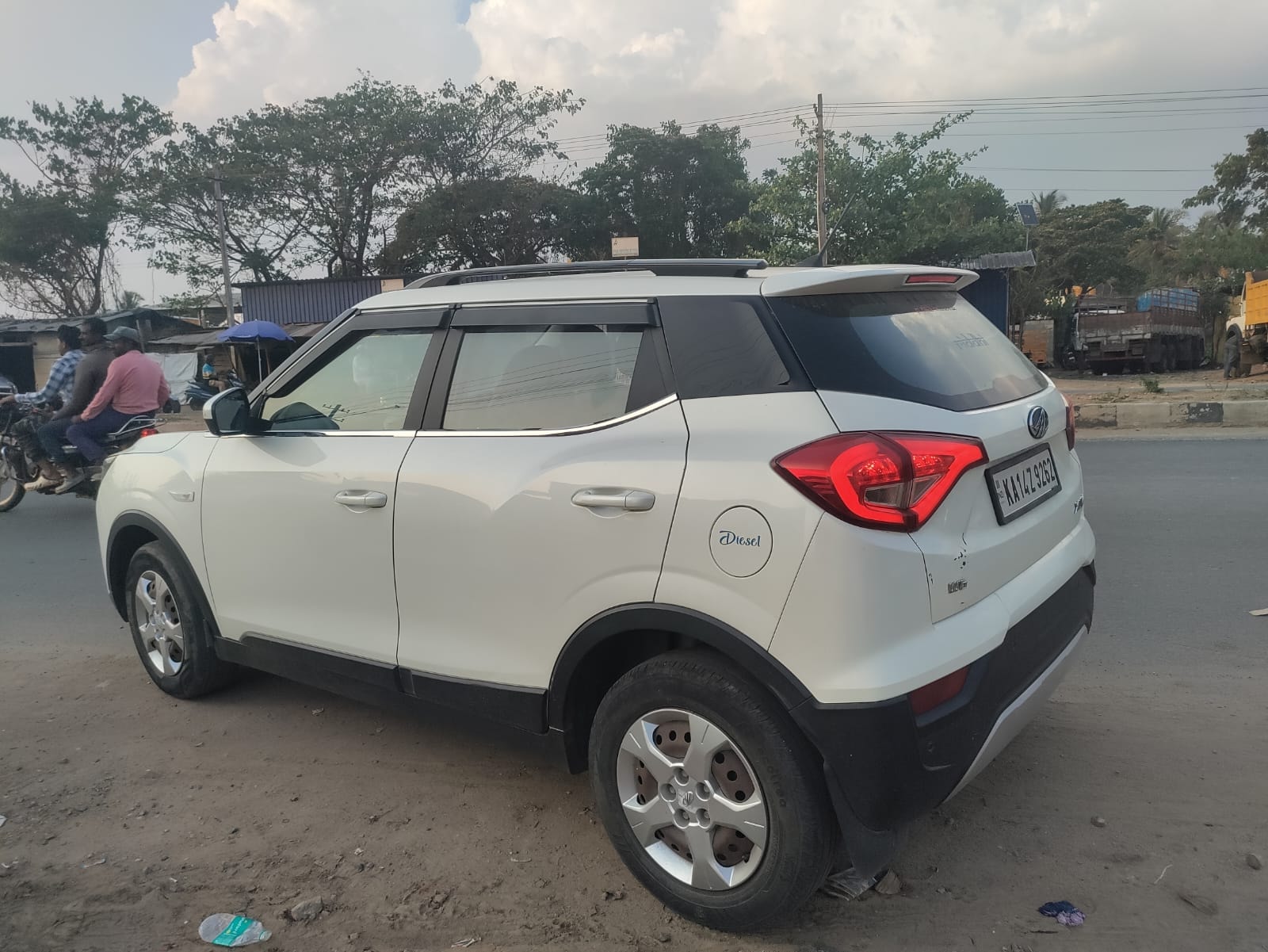 XUV300 image 3 XUV300 image 3