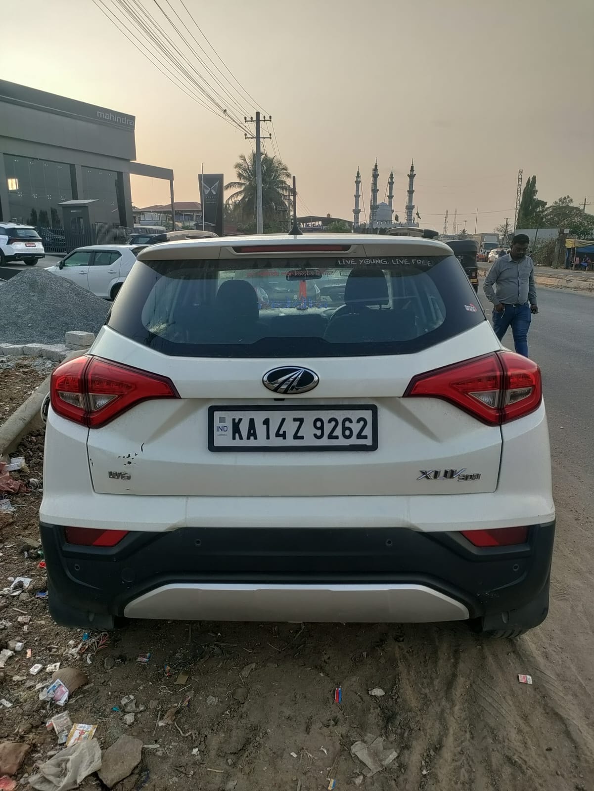 XUV300 image 4 XUV300 image 4