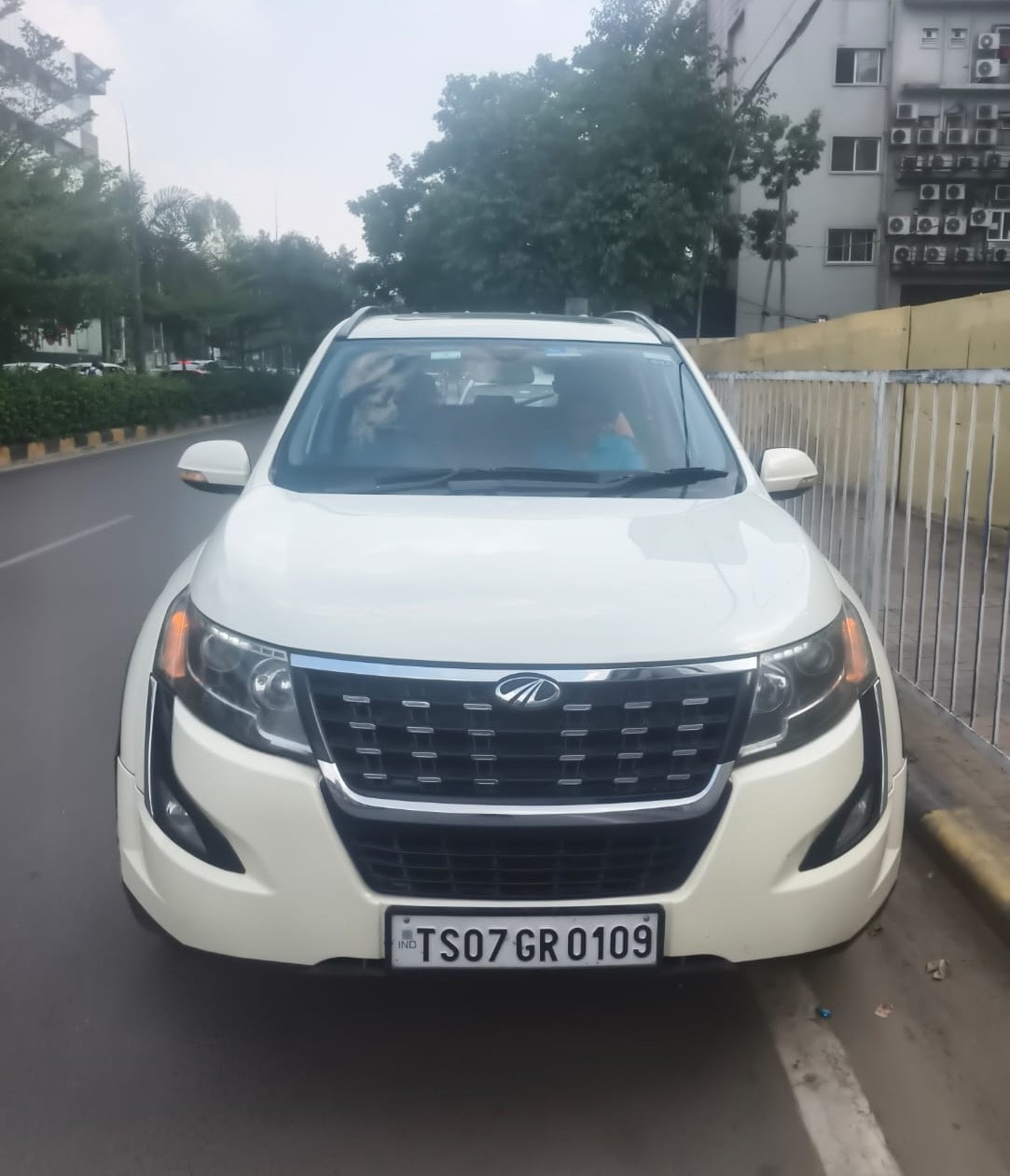 XUV500 image 5 XUV500 image 5