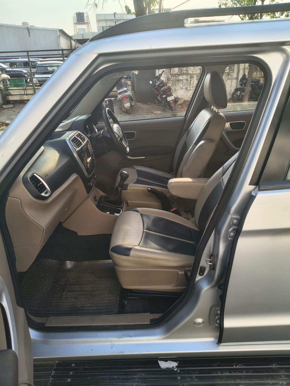 Used 2015 Mahindra TUV300 Used 2015 Mahindra TUV300