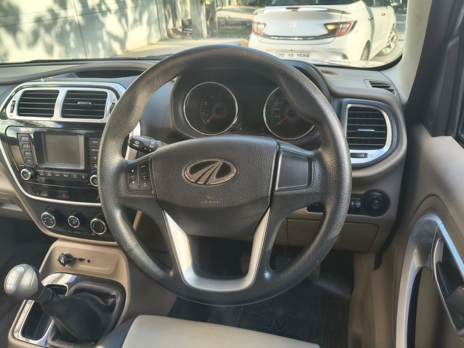 Used 2015 Mahindra TUV300 Used 2015 Mahindra TUV300