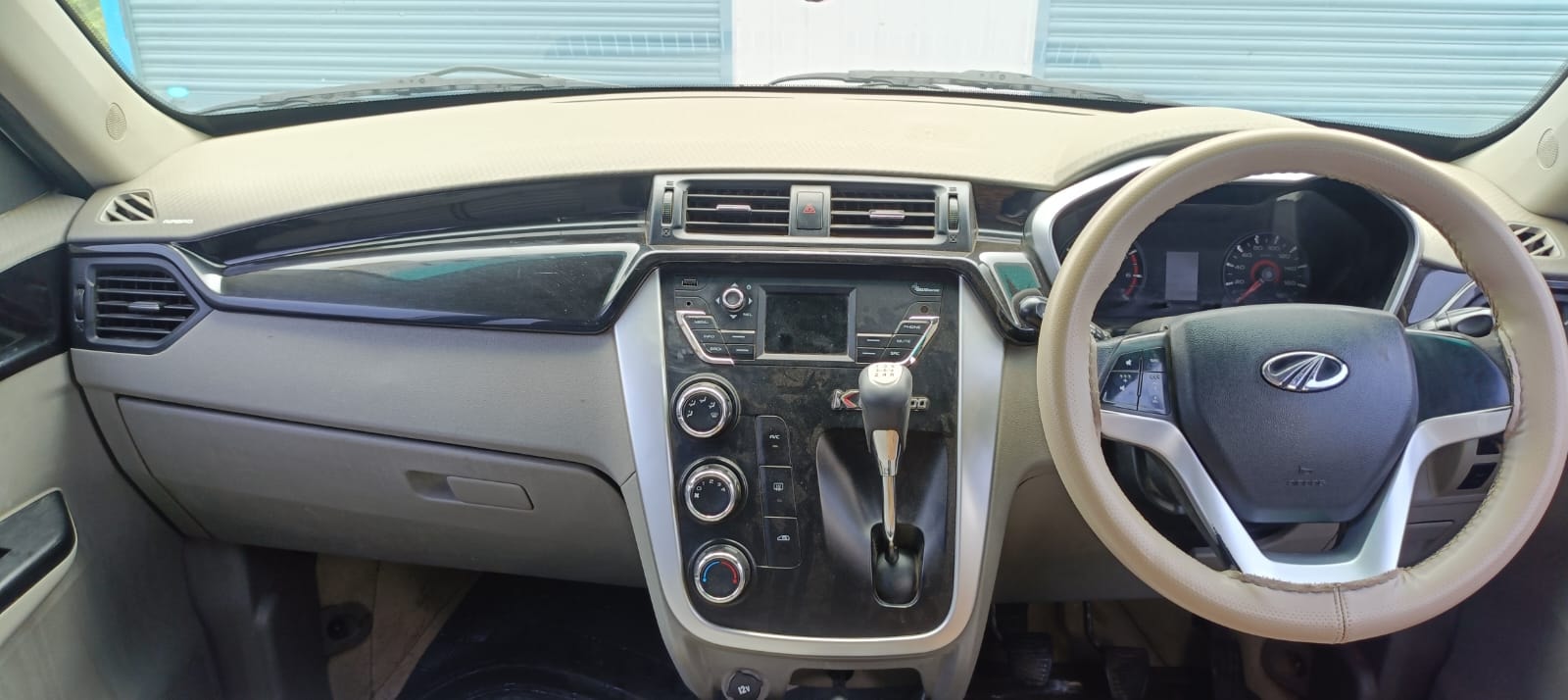 Used 2016 Mahindra KUV100 Used 2016 Mahindra KUV100