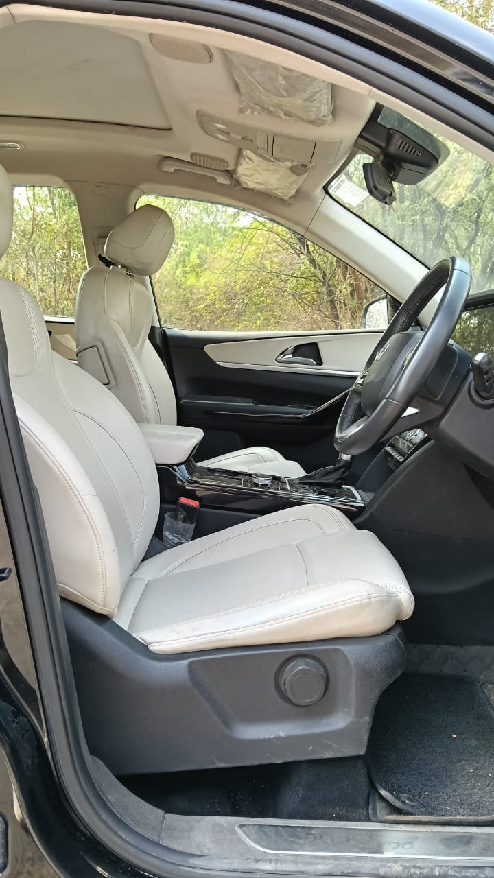 Used 2024 Mahindra XUV700 Used 2024 Mahindra XUV700