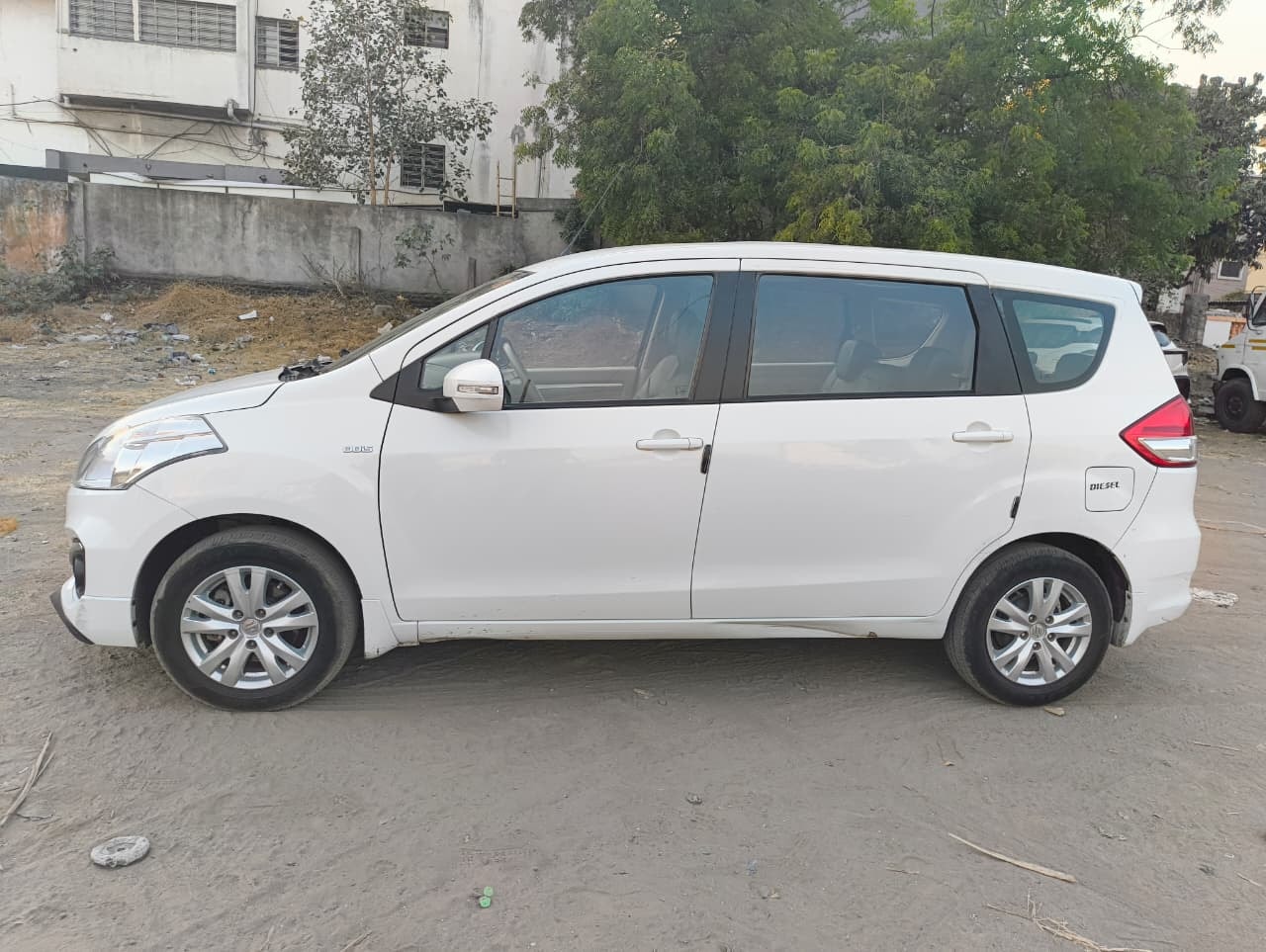 Ertiga image 2 Ertiga image 2