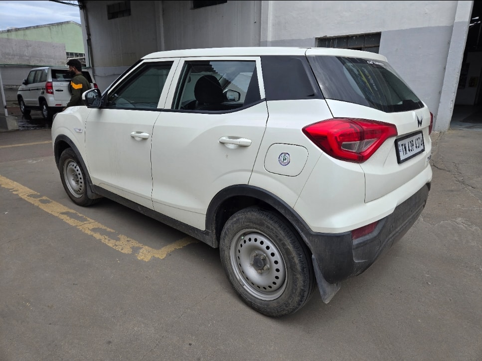 Used 2023 Mahindra XUV300 Used 2023 Mahindra XUV300