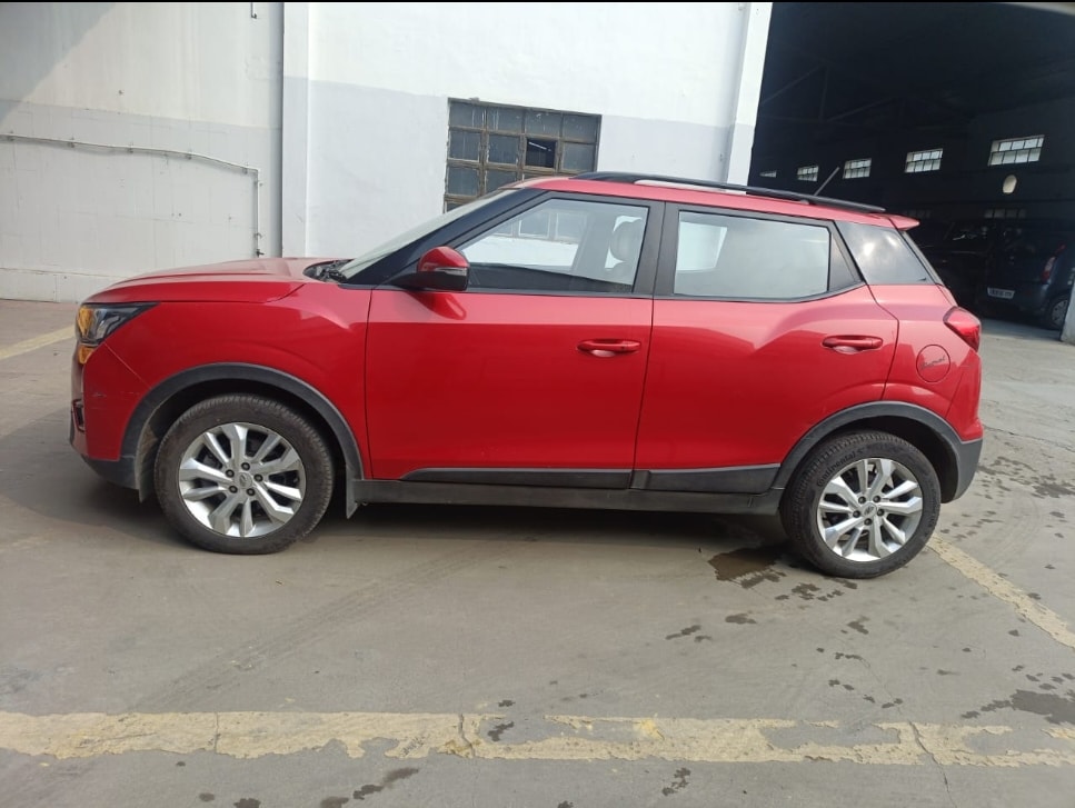 XUV300 image 2 XUV300 image 2