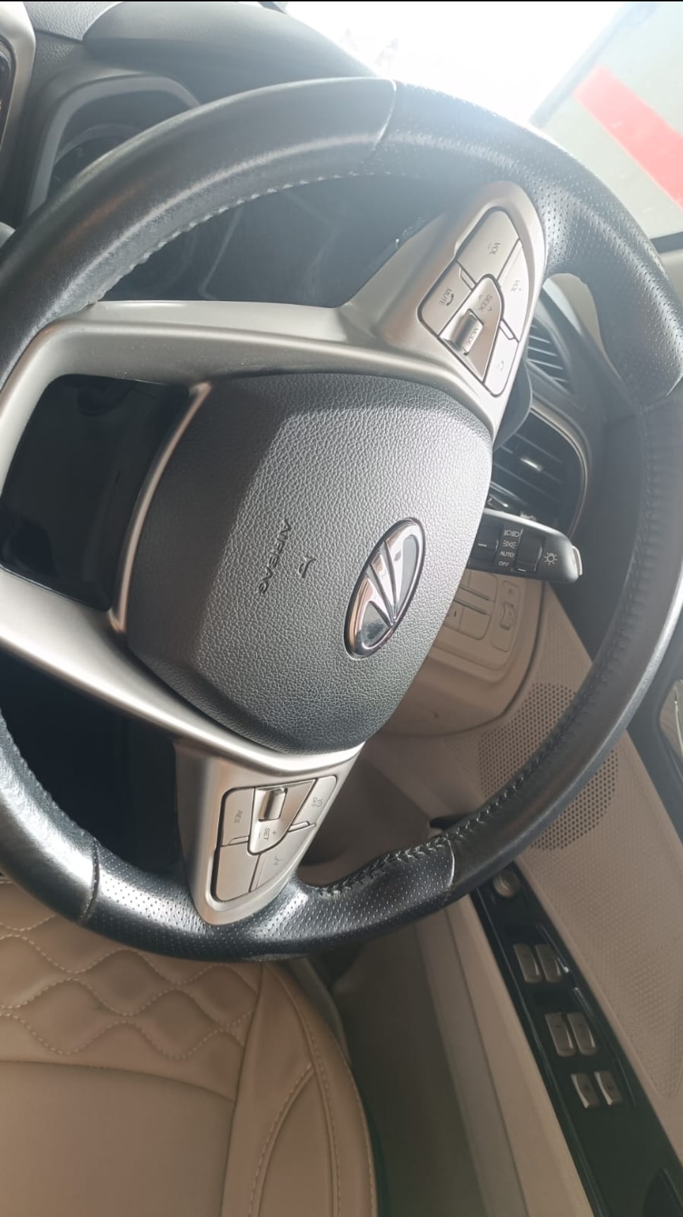 XUV300 image 8 XUV300 image 8