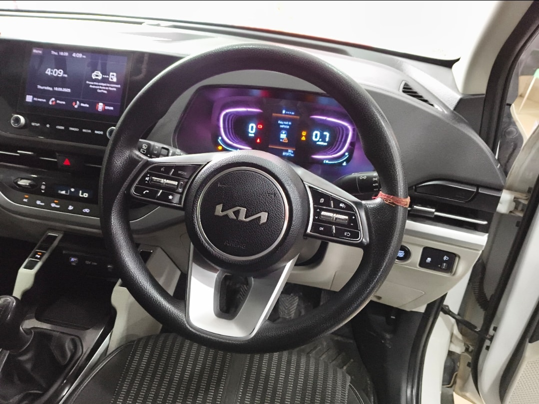 Used 2022 Kia Carens Used 2022 Kia Carens