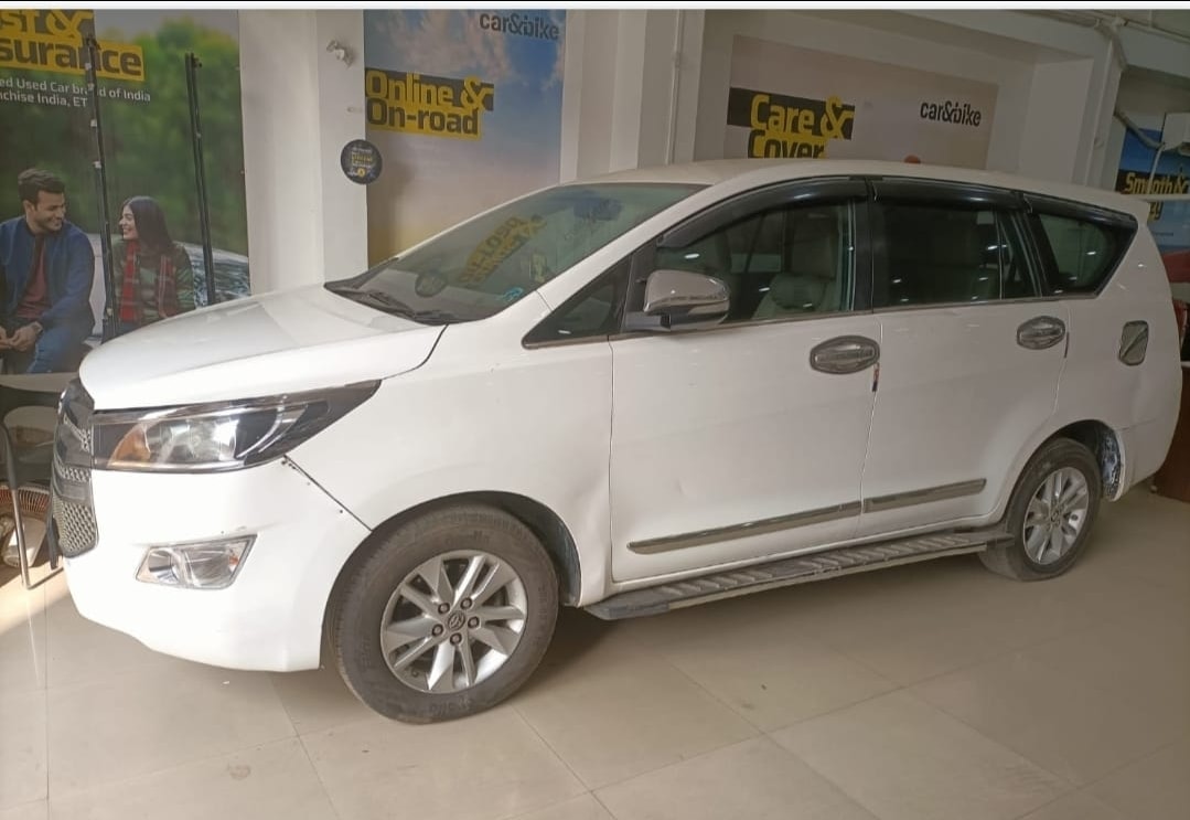Used 2016 Toyota Innova Crysta Used 2016 Toyota Innova Crysta