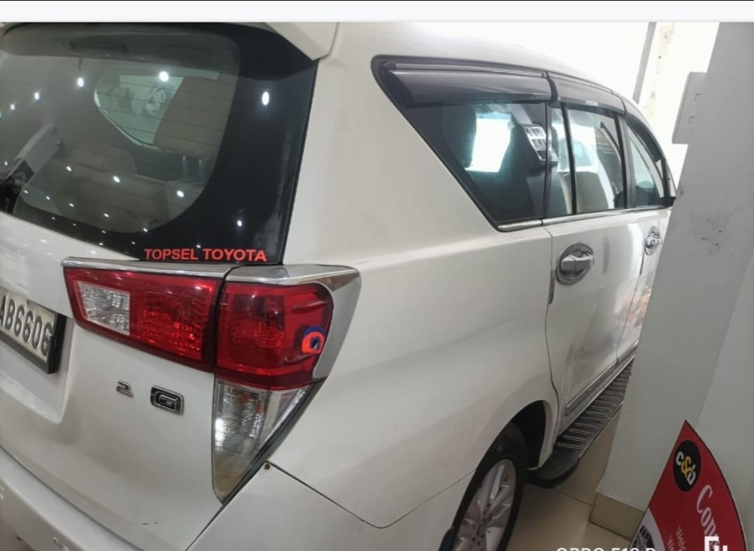 Used 2016 Toyota Innova Crysta Used 2016 Toyota Innova Crysta