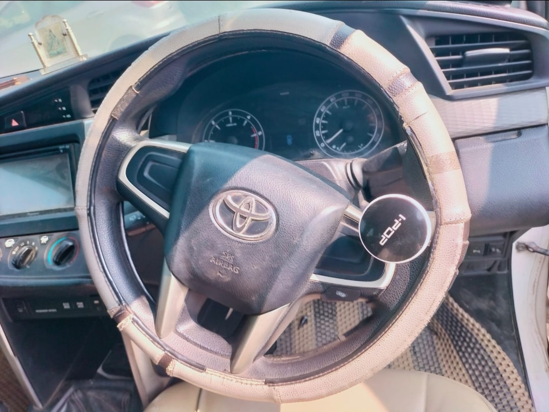 Used 2016 Toyota Innova Crysta Used 2016 Toyota Innova Crysta