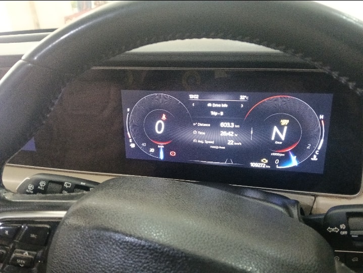 XUV700 image 12 XUV700 image 12