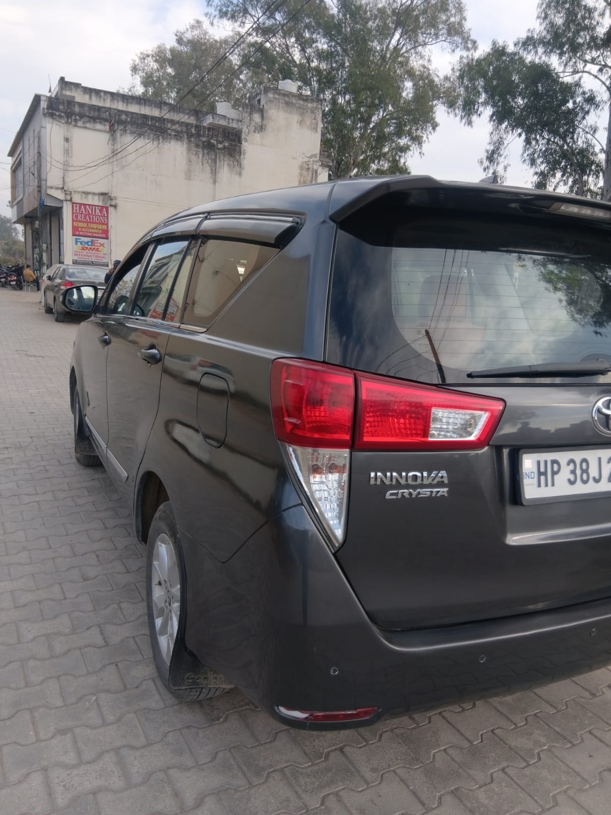 Innova Crysta image 3 Innova Crysta image 3