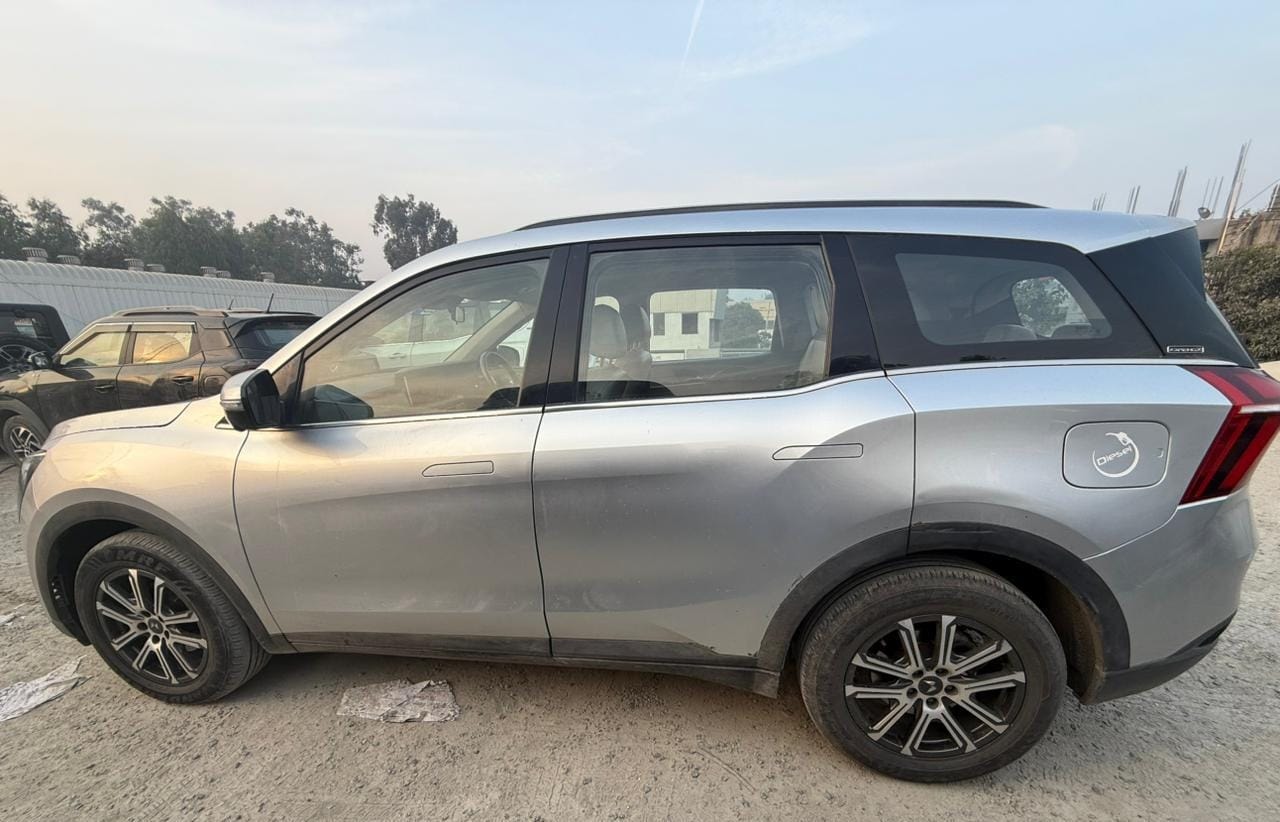 Used 2021 Mahindra XUV700 Used 2021 Mahindra XUV700