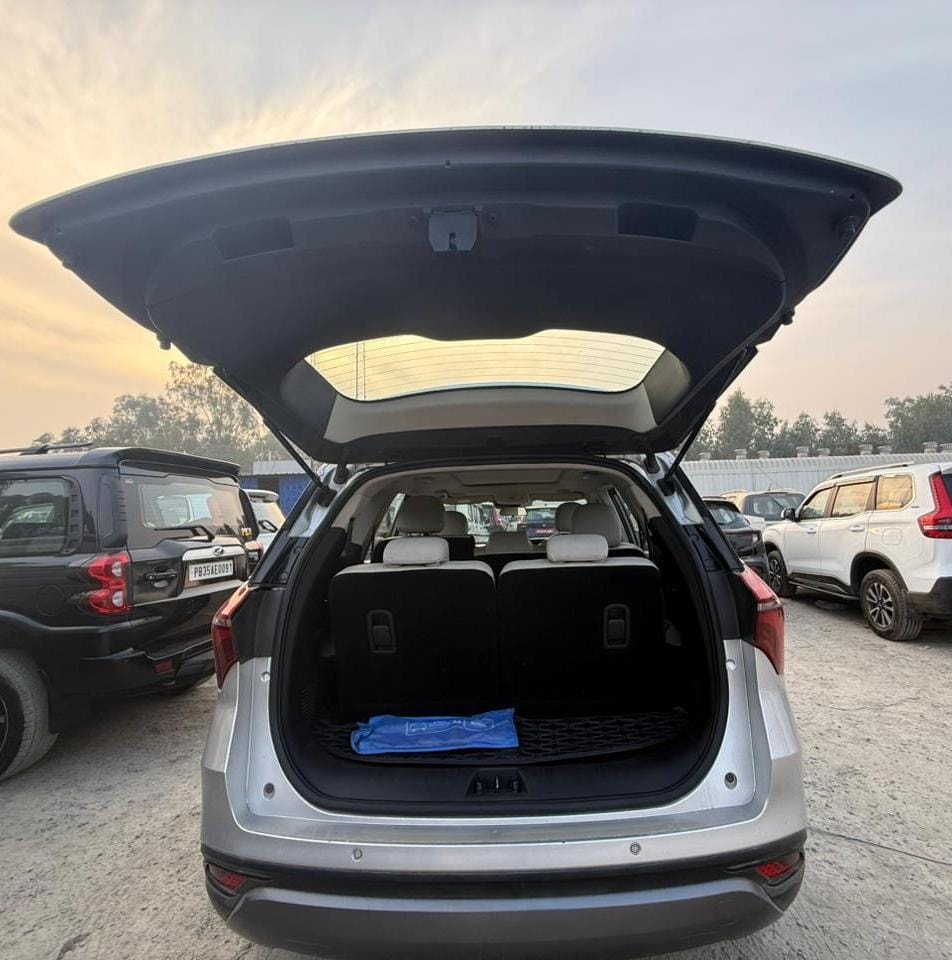 Used 2021 Mahindra XUV700 Used 2021 Mahindra XUV700