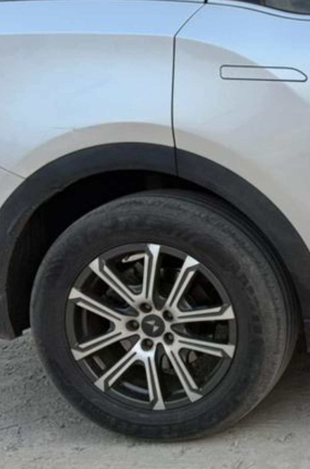 XUV700 image 9 XUV700 image 9