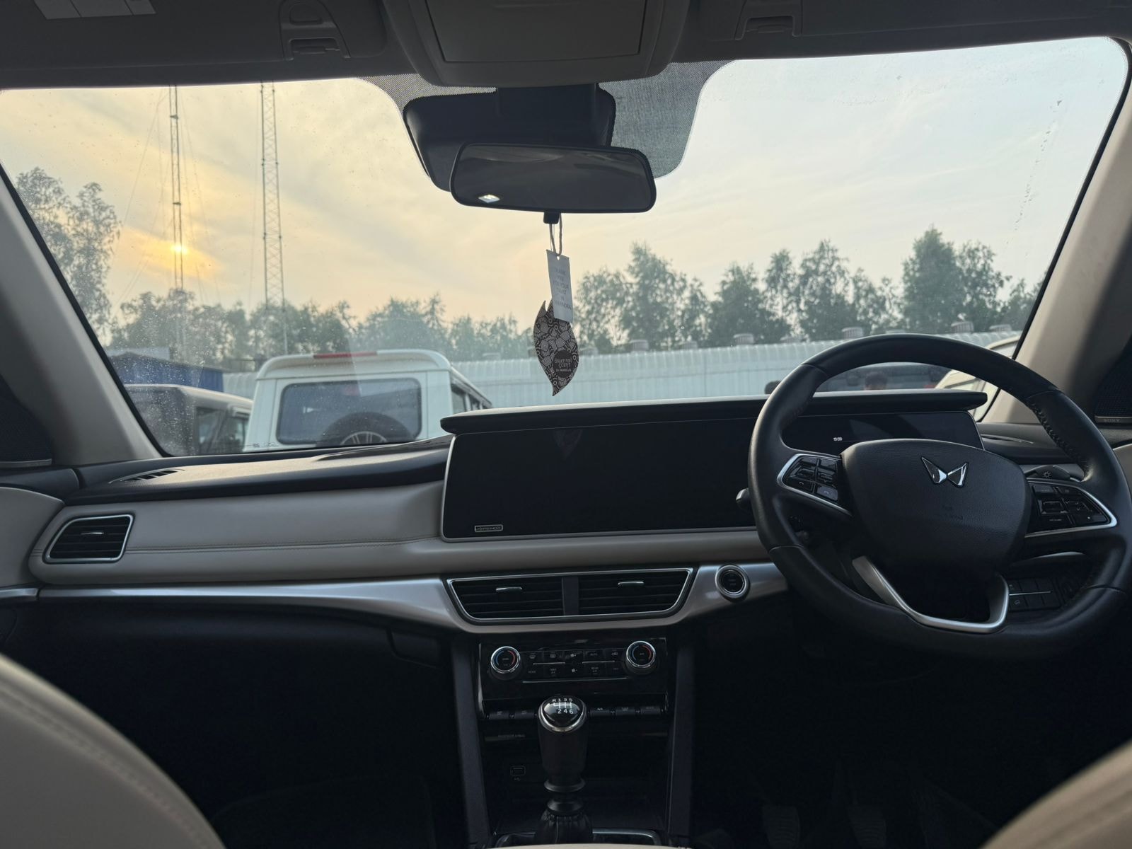 XUV700 image 11 XUV700 image 11