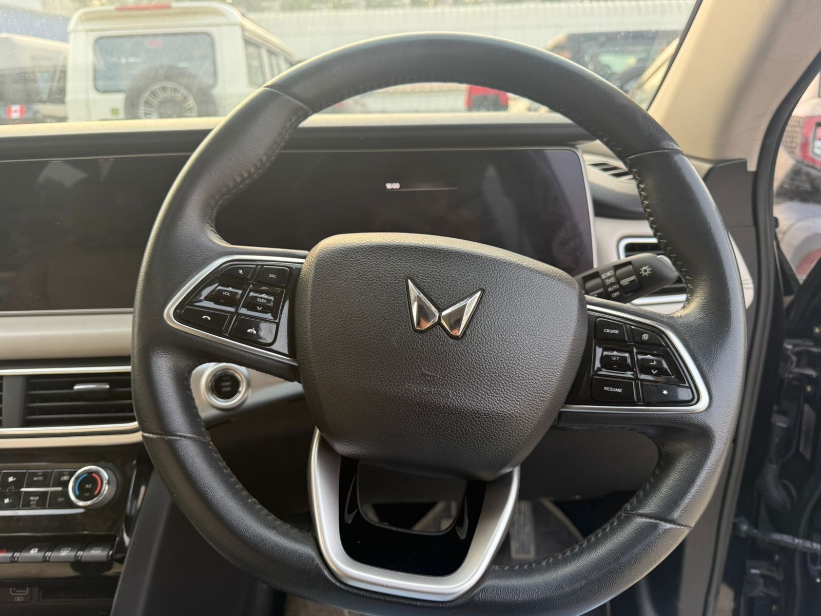 Used 2023 Mahindra XUV700 Used 2023 Mahindra XUV700