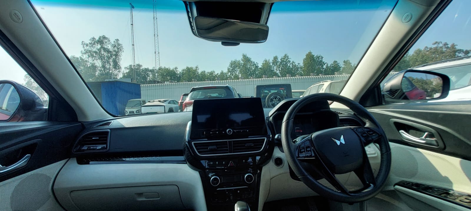 XUV 3XO image 12 XUV 3XO image 12