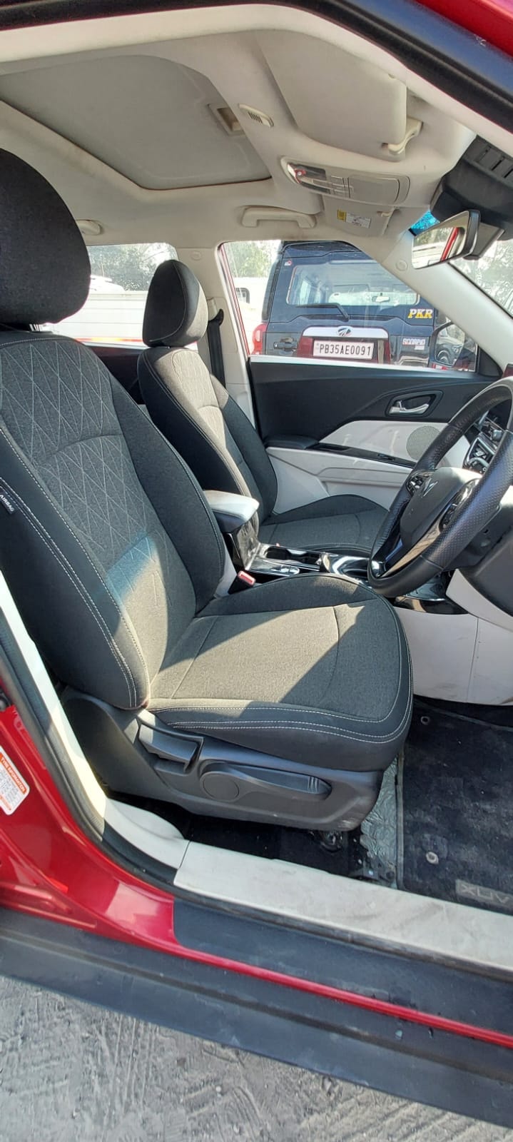 XUV 3XO image 14 XUV 3XO image 14