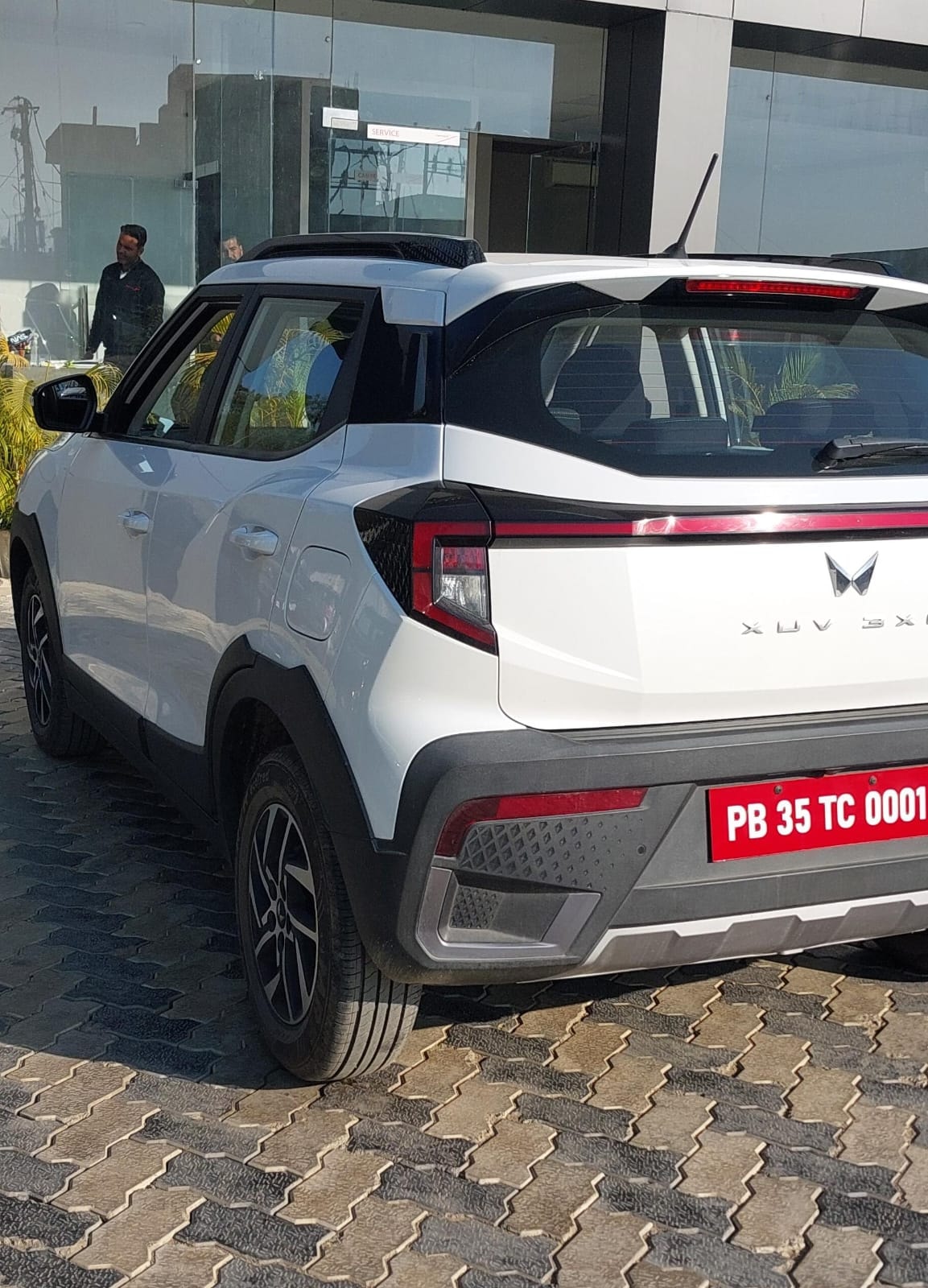 XUV 3XO image 3 XUV 3XO image 3