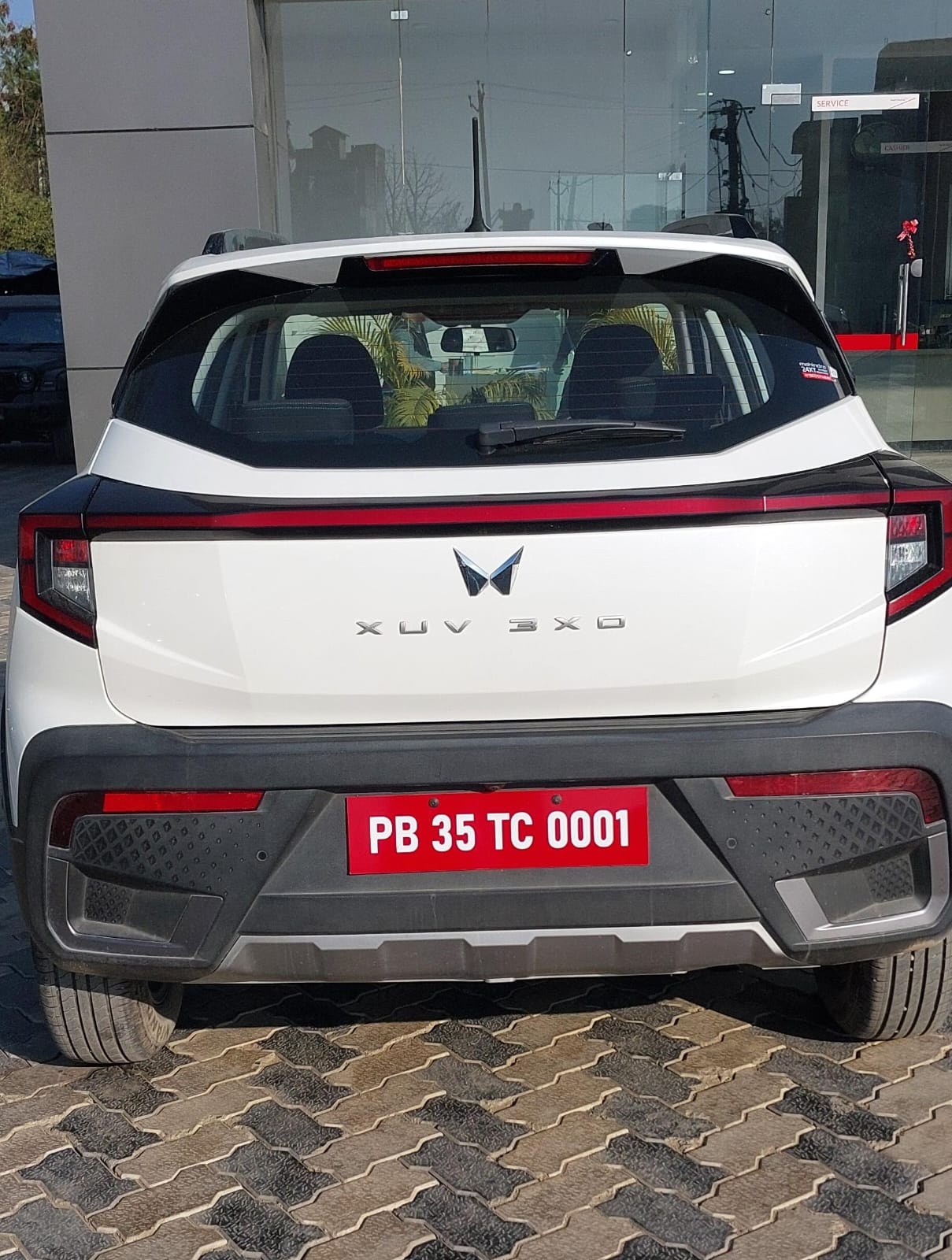 XUV 3XO image 4 XUV 3XO image 4