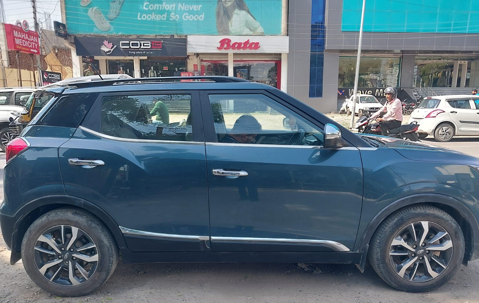 XUV300 image 6 XUV300 image 6