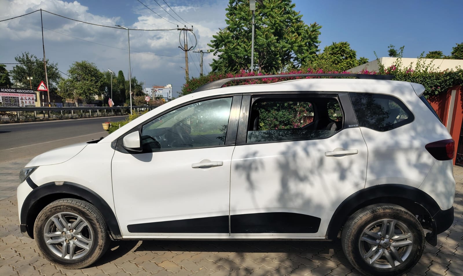 Used 2020 Renault Triber Used 2020 Renault Triber