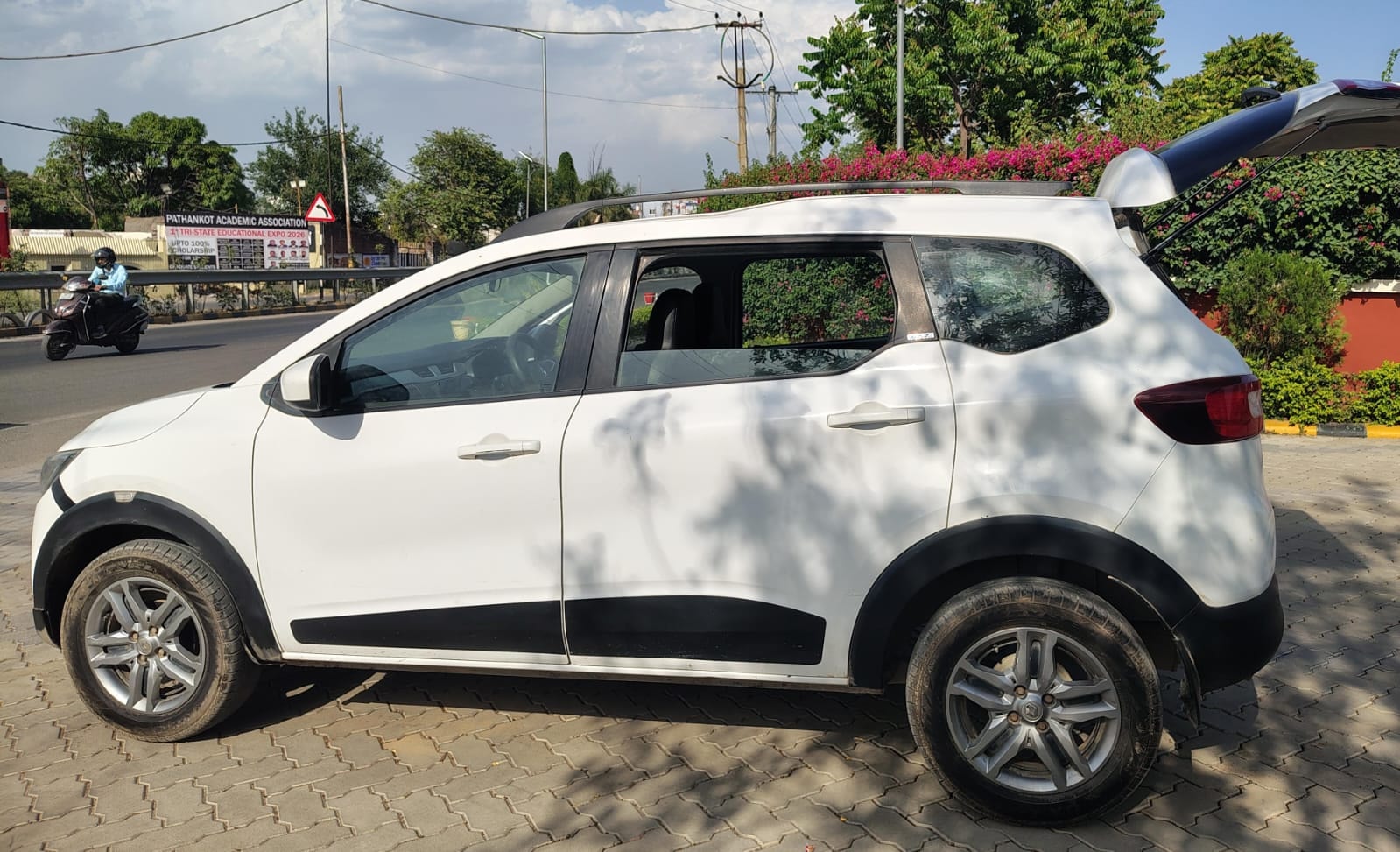 Used 2020 Renault Triber Used 2020 Renault Triber