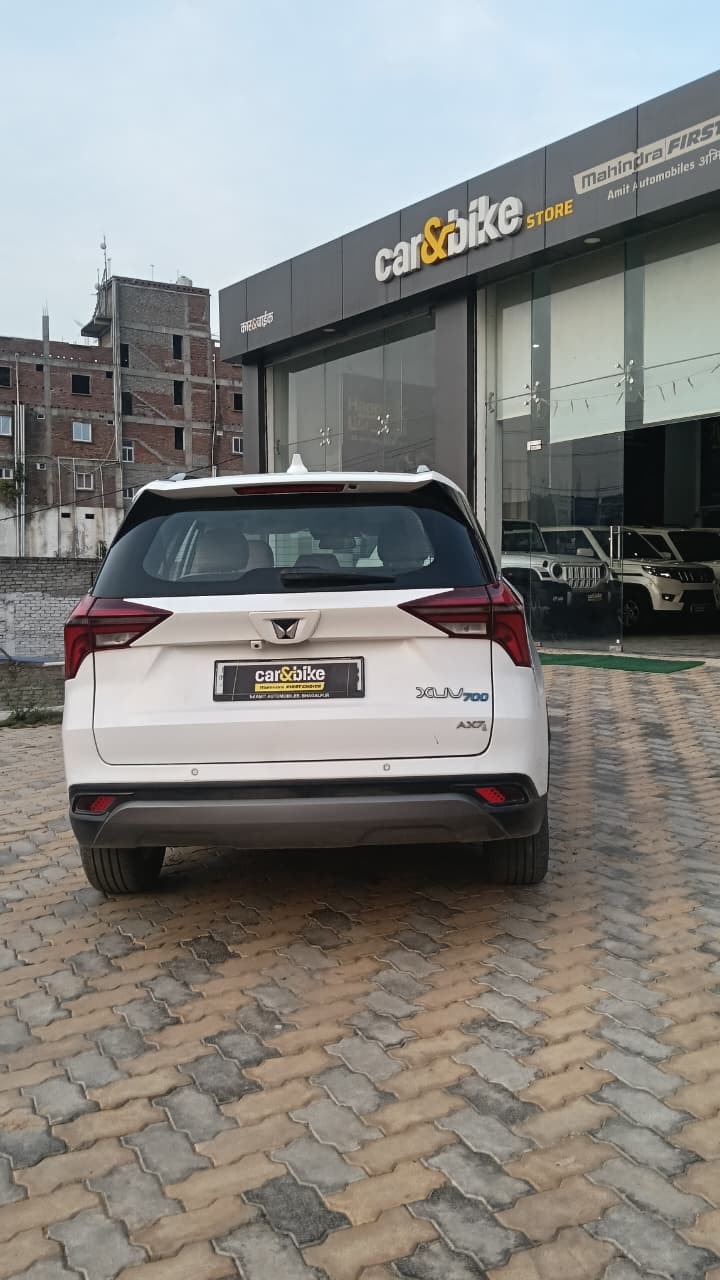 XUV700 image 4 XUV700 image 4