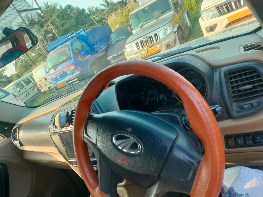 TUV300 image 12 TUV300 image 12